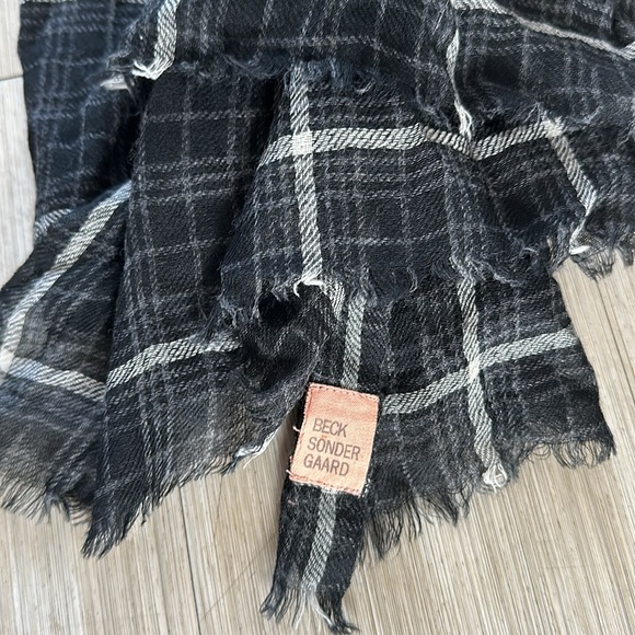 Beck Sondergaard scarf - Picture 3 of 4